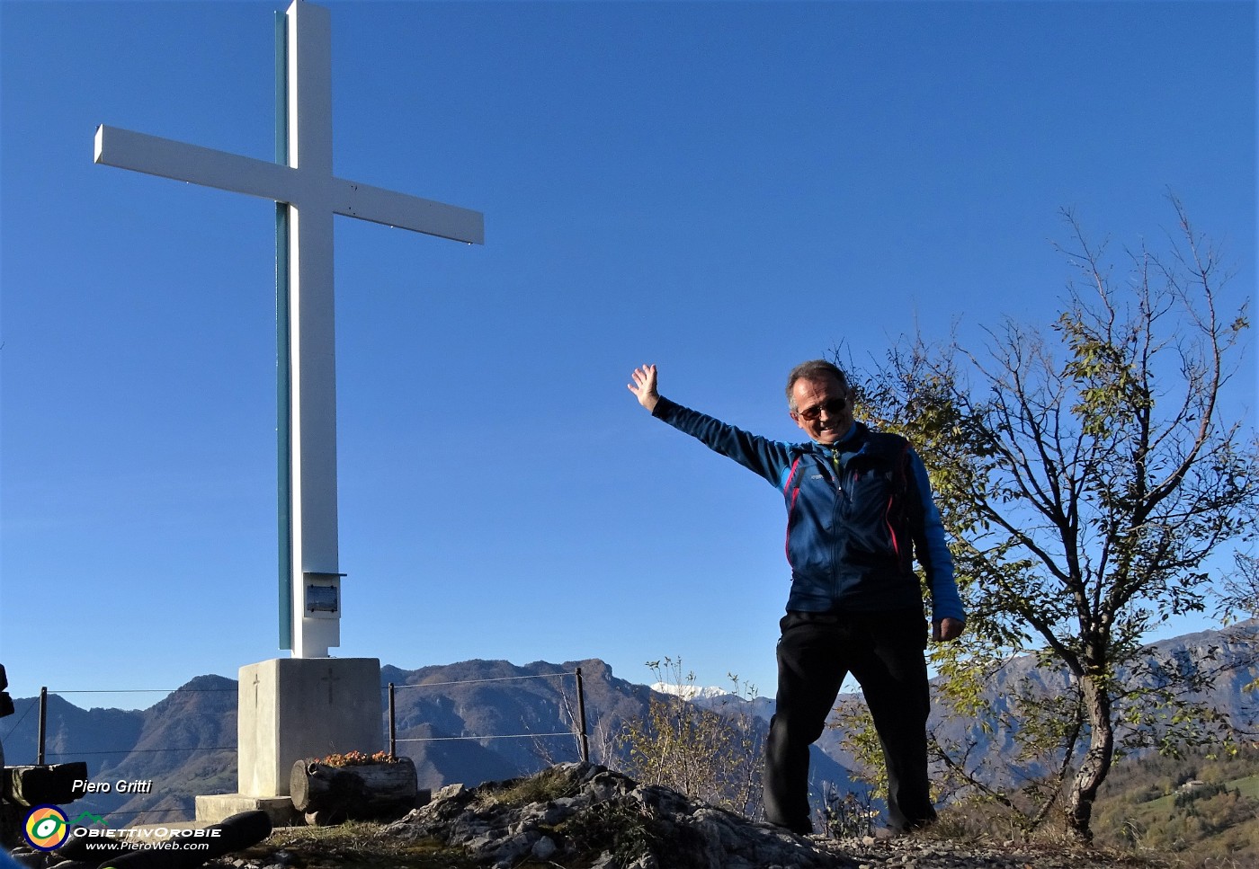 01 Alla croce del Monte Corno- Crus di Coregn (1030 m).JPG -                                